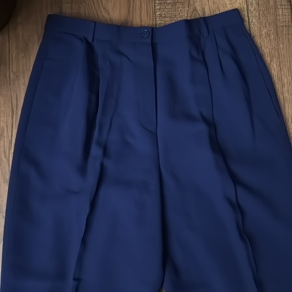 Pants suit - Picture 11 of 13